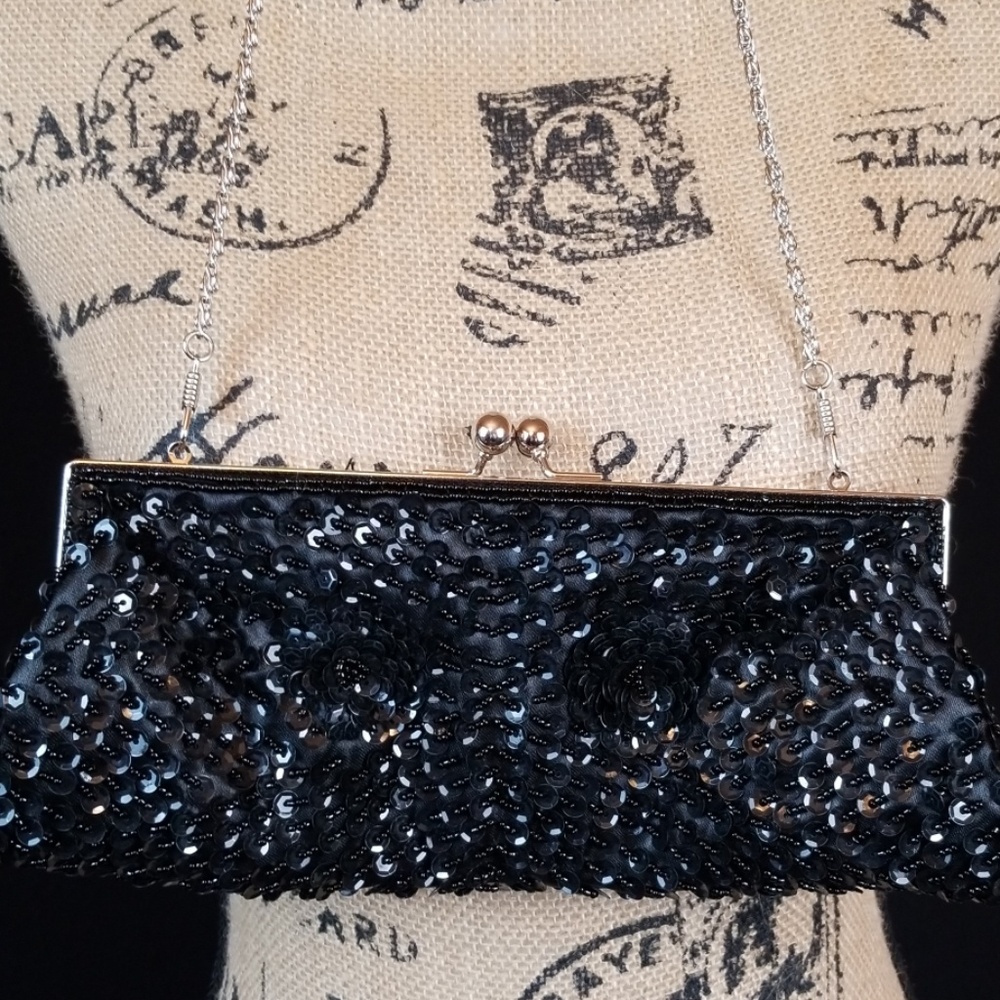 Black beaded vintage crossbody purse silver chain